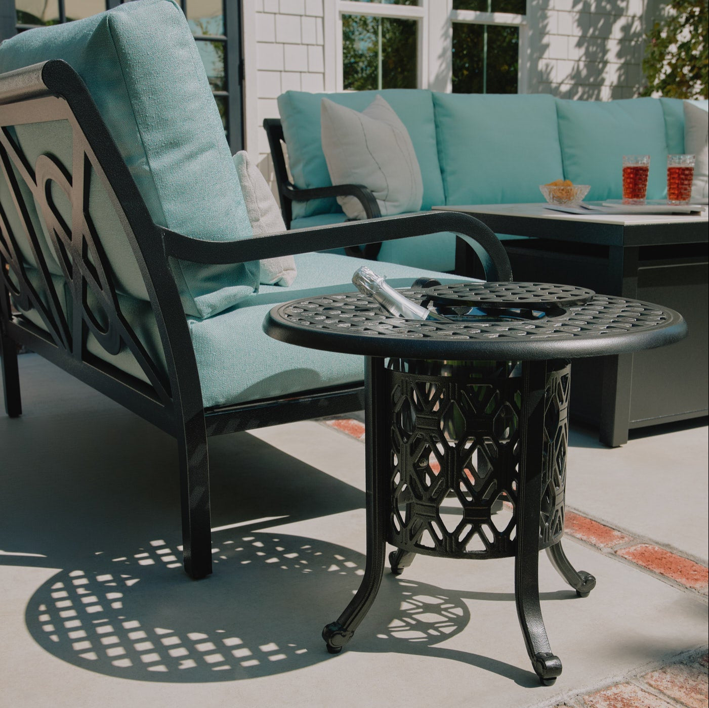 24" Round Ice Bucket Table