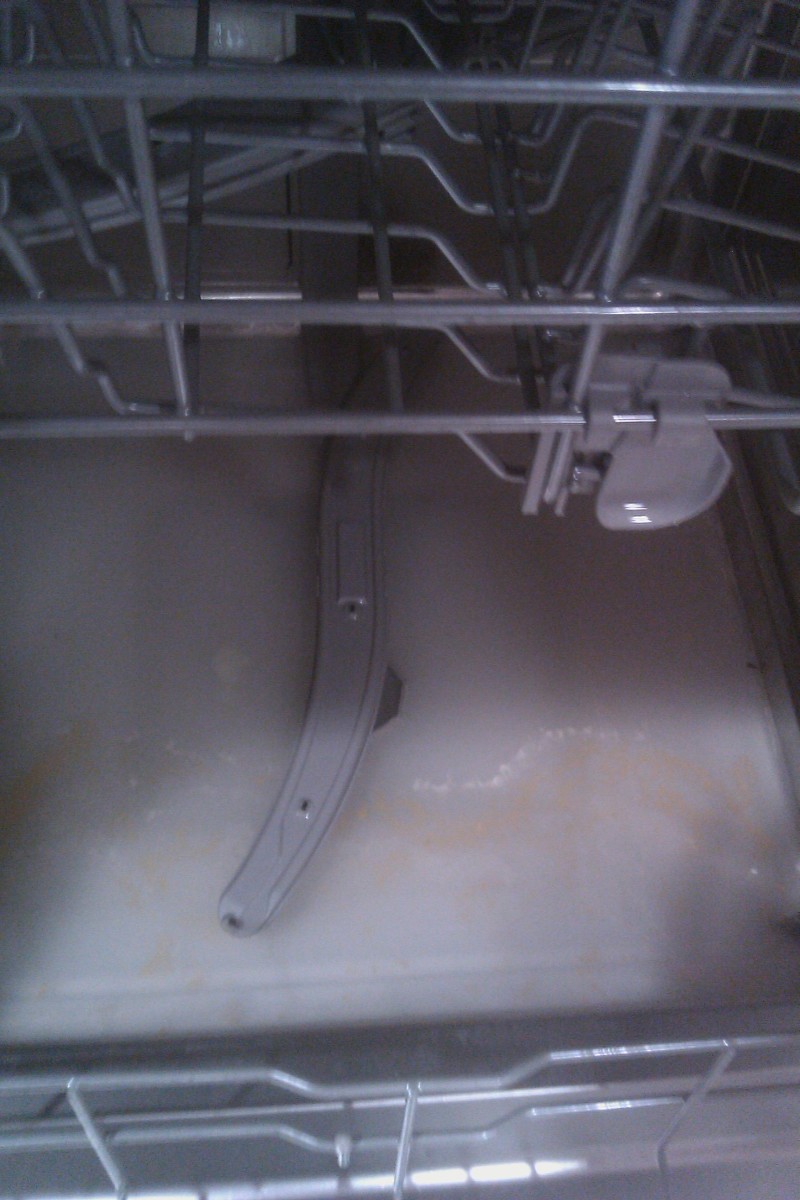 Bosch Dishwasher Not Draining But No Blockage  : Troubleshooting Guide